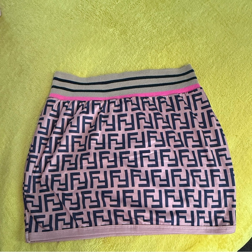 Stylish Pink and Black Patterned Mini Skirt
